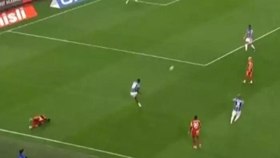 Trabzonspor - Galatasaray maçının tartışmalı pozisyonları Barış Alper Yılmaz kırmızı kart görmeli miydi