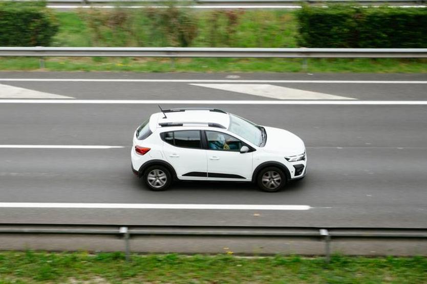 EN UCUZ ARABALAR LİSTESİ: 2026 Nisan Ayı En Ucuz Otomobiller Belli Oldu Hangi Araç Kaç Lira Nissan, Dacia, Fiat, Renault İşte Ucuz Araç Fiyat Listesi...