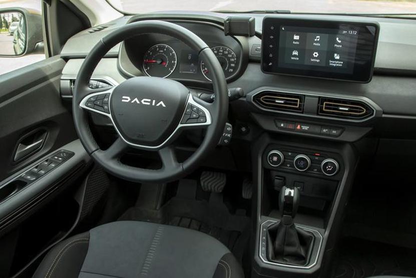 EN UCUZ ARABALAR LİSTESİ: 2026 Nisan Ayı En Ucuz Otomobiller Belli Oldu Hangi Araç Kaç Lira Nissan, Dacia, Fiat, Renault İşte Ucuz Araç Fiyat Listesi...