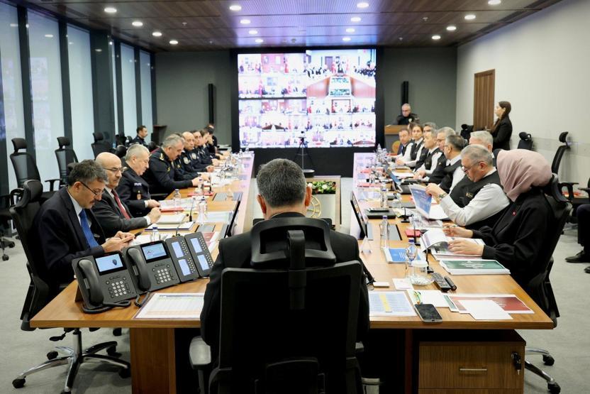 İçişleri Bakanı Çiftçiden valilerle güvenlik toplantısı