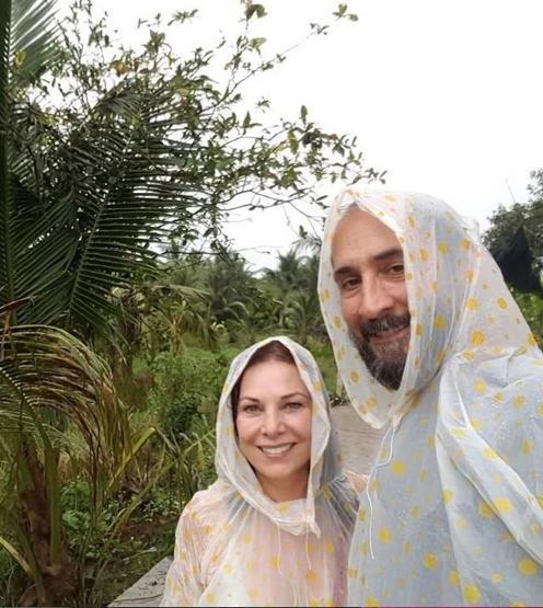 Avrupa Yakası’nın Fatoş’u Şenay Gürler ve Semih Saygıner aşka geldi 12 yıllık birlikteliklerini bakın nasıl kutladılar