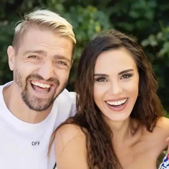 Şükran Ovalıdan Eşi Caner Erkinle İlgili Şaşırtan İtiraf: Genç Kızlığım Söndü Resmen