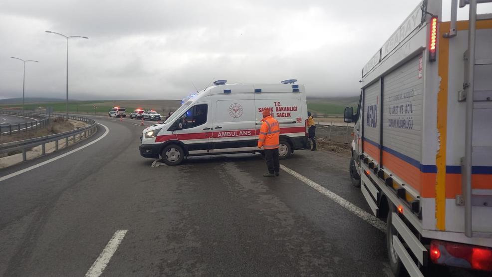 Aksarayda tur otobüsü devrildi: 20 yaralı