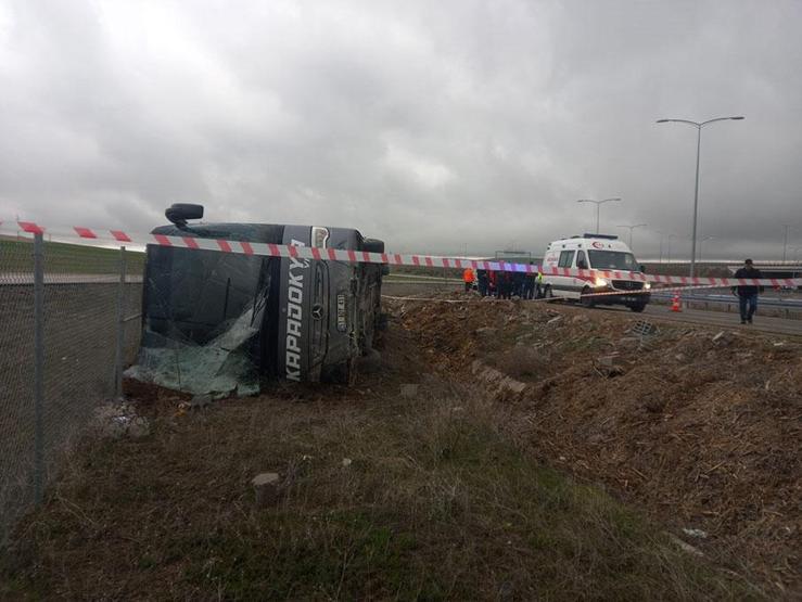Aksarayda tur otobüsü devrildi: 20 yaralı