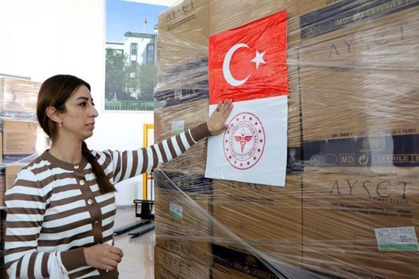 Türkiyeden İrana tıbbi malzeme yardımı: Vandan yola çıktı