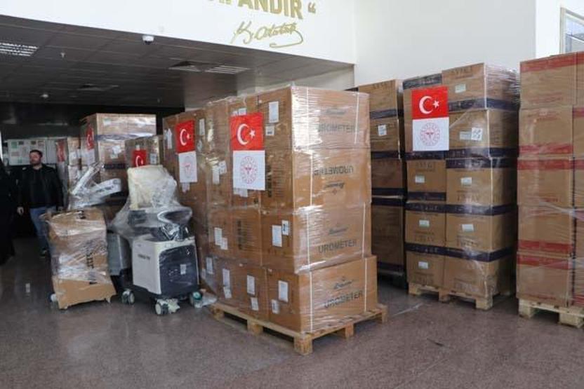 Türkiyeden İrana tıbbi malzeme yardımı: Vandan yola çıktı