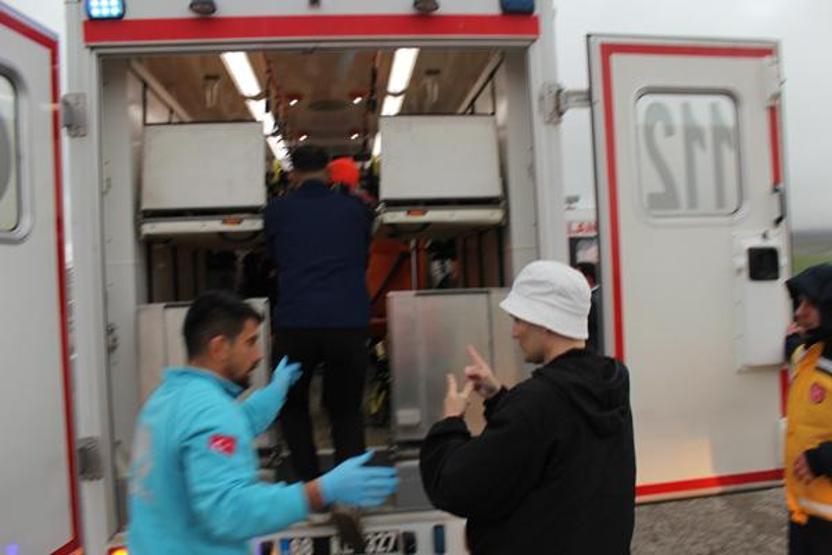Aksarayda tur otobüsü devrildi: 20 yaralı