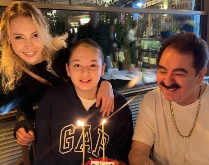 Tatlıses Ailesinde Buzlar Eridi Yoğun Bakımdaki İbrahim Tatlısese Çocuklarından Tam Destek: Yeter ki Babamız İyi Olsun