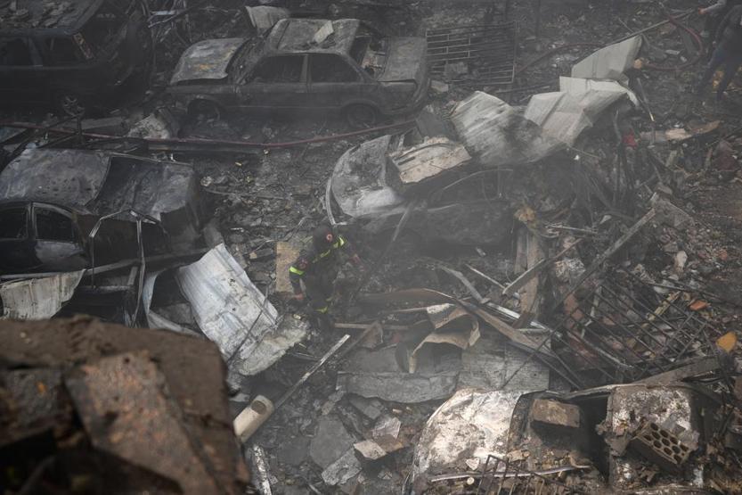 İsrail dur bilmiyor Lübnana bombalar yağdırdı: En az 254 ölü....