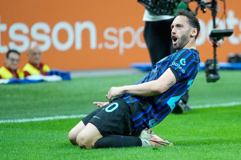 Galatasaray iddiaları sürerken Interden Hakan Çalhanoğlu hamlesi