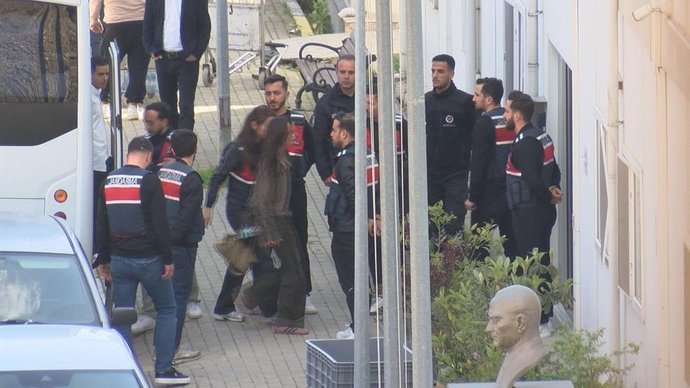 Ünlülere uyuşturucu operasyonu Adliyeye sevk edildiler