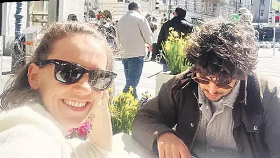 Taner Ölmez ve Ece Çeşmioğlu Viyana’da Aşk Tazeledi Aşk Tatilinden Kalpleri Isıtan Pozlar