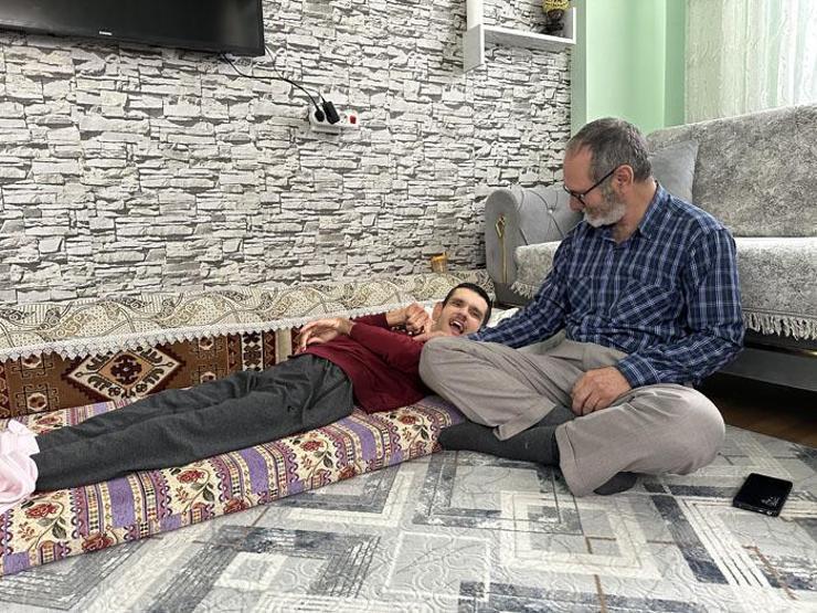 Türkiye o babayı konuşuyor: Tek hareketiyle gündem oldu Her şey para değil