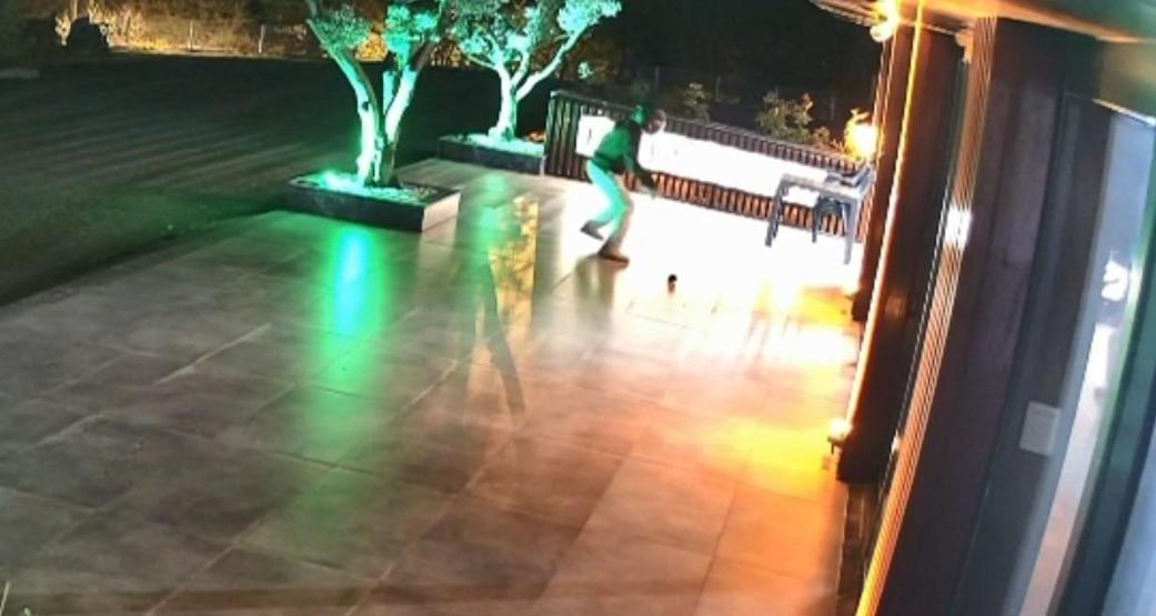 Oto galeriye el bombalı saldırı kamerada: 5 tutuklama