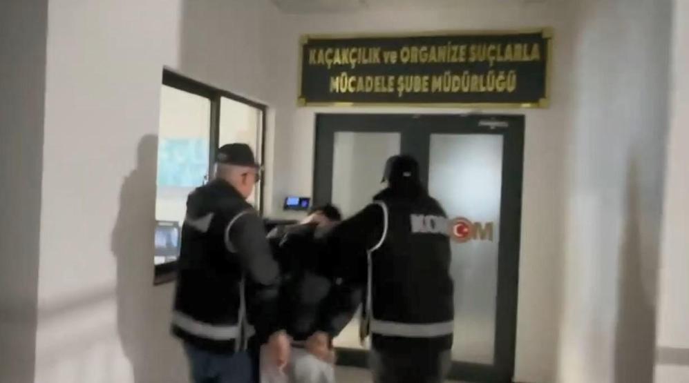 Oto galeriye el bombalı saldırı kamerada: 5 tutuklama