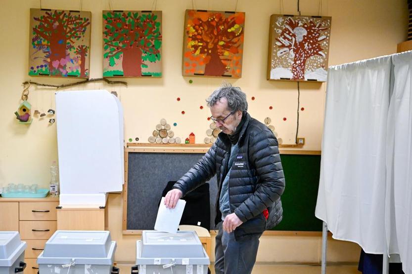 ABnin de kilitlendiği seçim: Macaristan bugün sandık başında