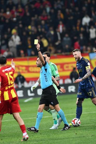 Fırat Aydınus, Kayserispor-Fenerbahçe maçındaki kafa atma pozisyonunu yorumladı