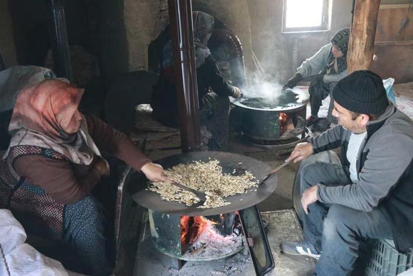 Yüzyıllık lezzet gavut sofralarda yerini koruyor