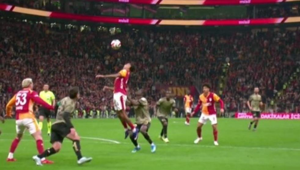 Galatasaray - Kocaelispor maçındaki penaltı pozisyonları için net yorum