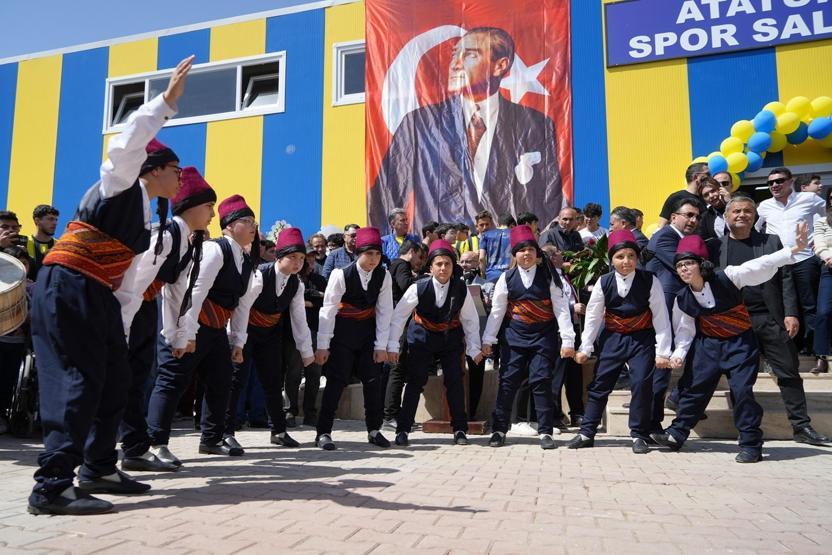 Fenerbahçe Başkanı Sadettin Saran, memleketinde spor salonu açtı: İnşallah bu sene şampiyon olacağız