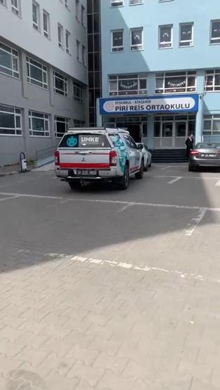 Ataşehirde ortaokul kantininde zehirlenme iddiası: 26 öğrenci hastaneye kaldırıldı