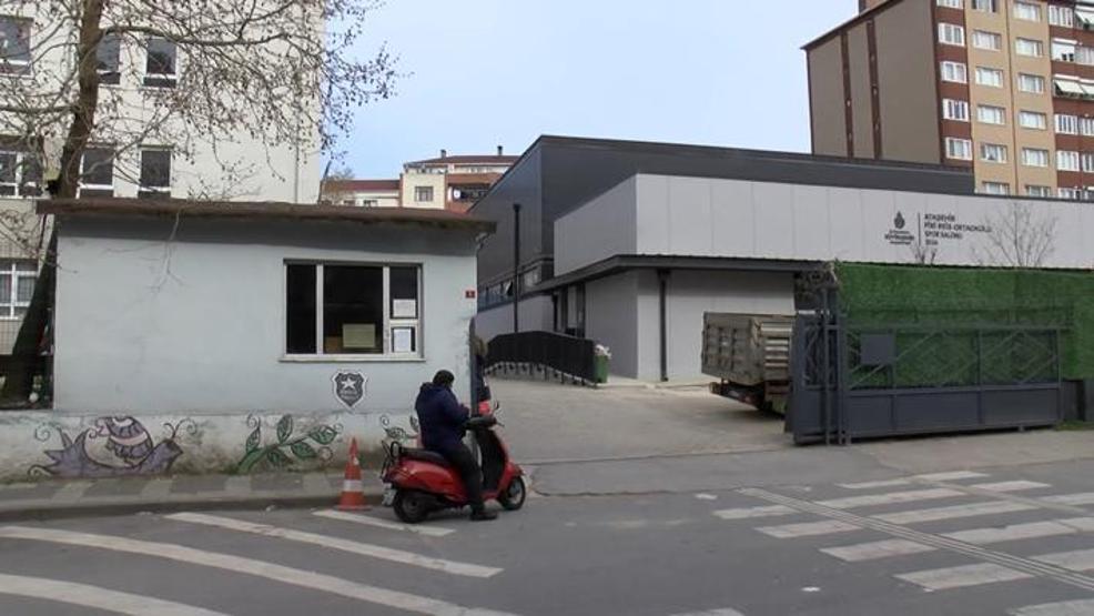 Ataşehirde ortaokul kantininde zehirlenme iddiası: 26 öğrenci hastaneye kaldırıldı