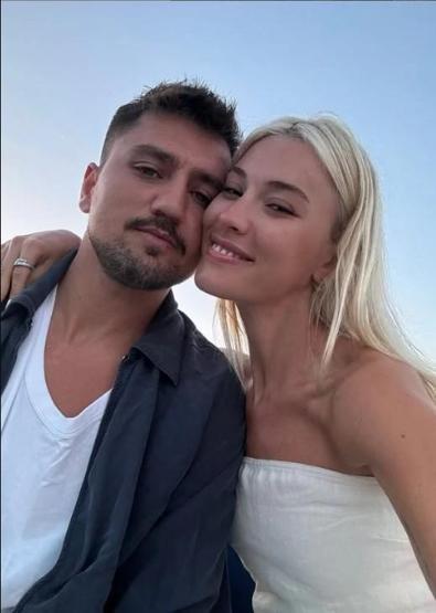 Cengiz Ünder ile Bilge Yenigül evlilik yolunda ilk adımı attı Nişan kareleri gündem oldu