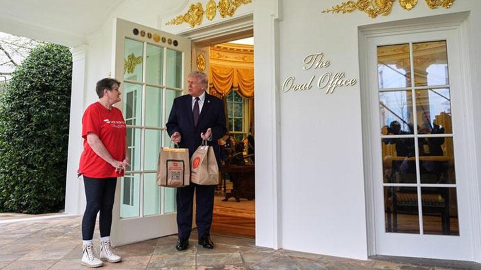 Kurye şovunda Amerikan Trajedisi: Trumpı zora sokacak dram