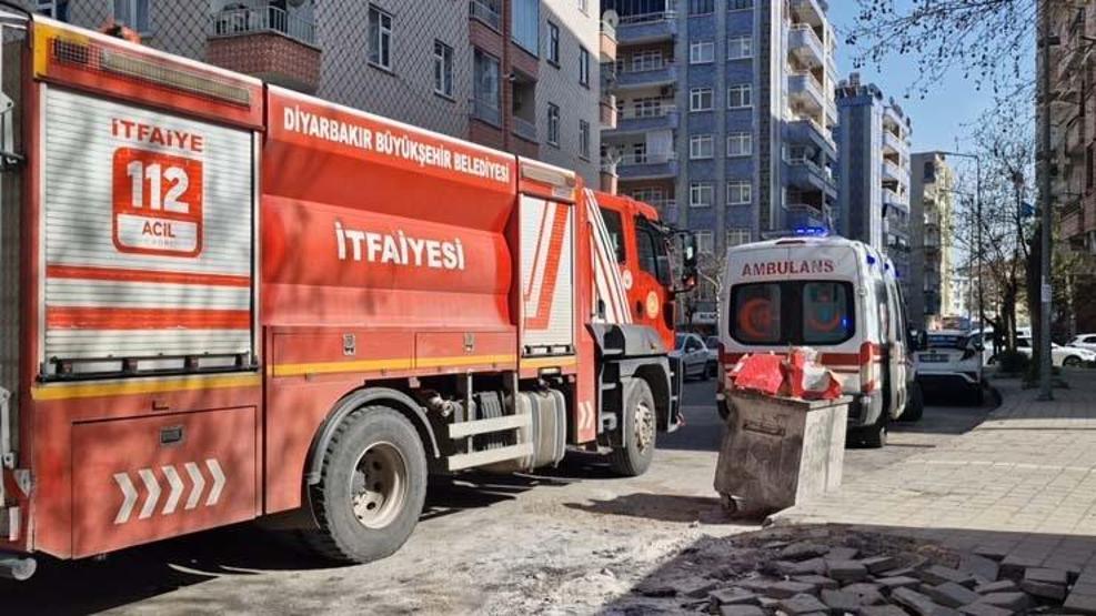 Diyarbakırda yangın: 5 kişi dumandan etkilendi