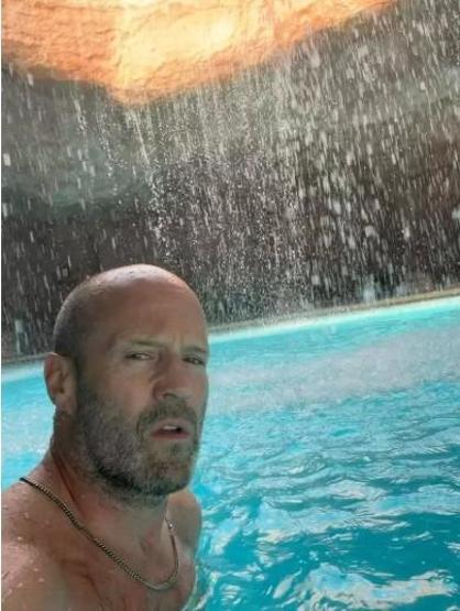 Jason Statham Antalya’da Tatil kareleri sanal medyada büyük ilgi gördü