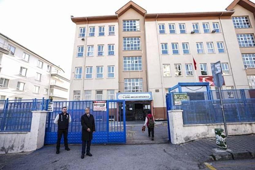 Türkiye Şanlıurfa ve Kahramanmaraştaki olayları konuşuyor Okul önlerinde yeni tedbir