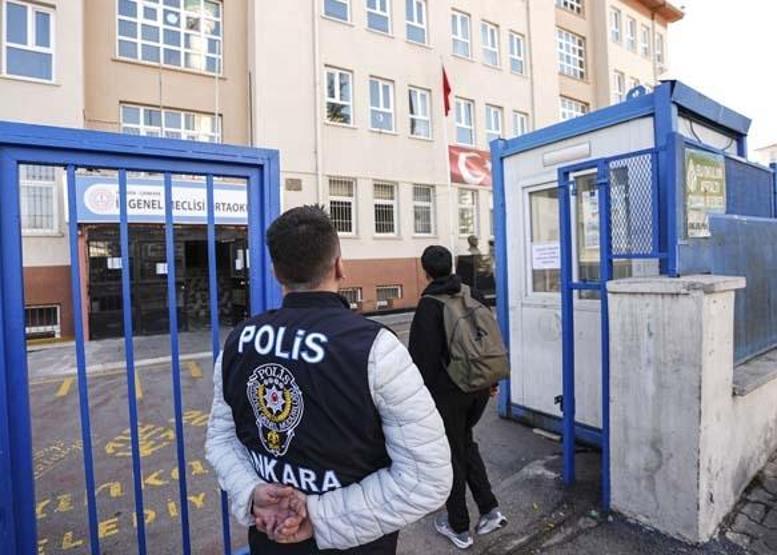 Türkiye Şanlıurfa ve Kahramanmaraştaki olayları konuşuyor Okul önlerinde yeni tedbir