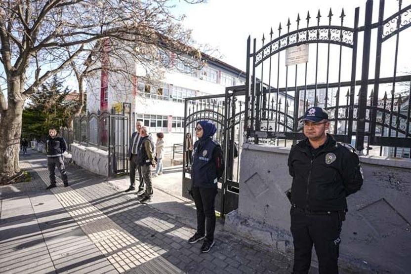 Türkiye Şanlıurfa ve Kahramanmaraştaki olayları konuşuyor Okul önlerinde yeni tedbir