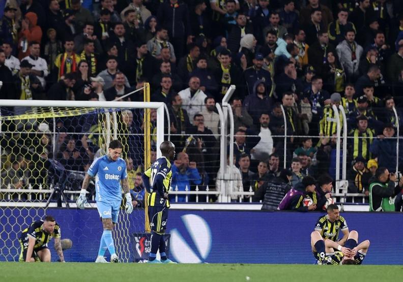 Fenerbahçe liderlik fırsatını tepti: Talisca 2, Çağlar+Ederson: 2