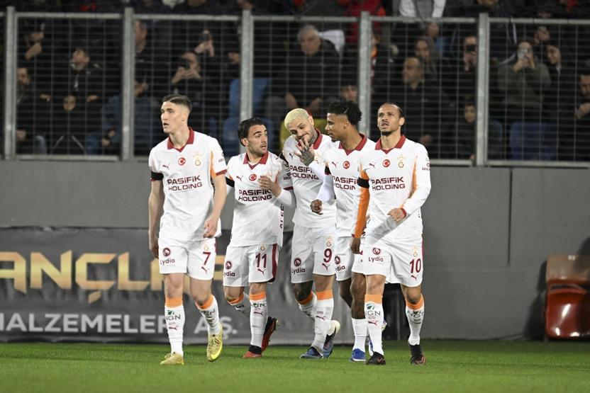 Fırat Aydınus, Galatasarayın iptal edilen golünü inceledi