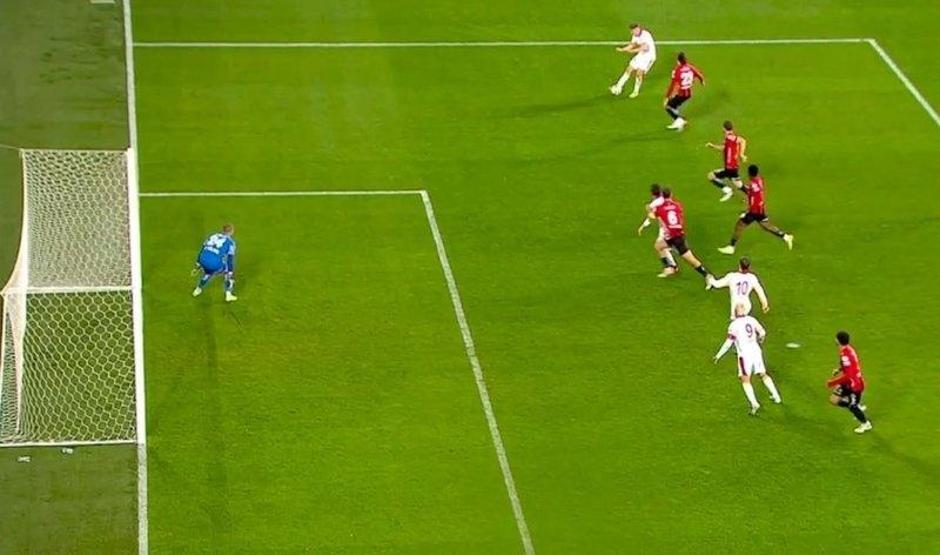 Fırat Aydınus, Galatasarayın iptal edilen golünü inceledi