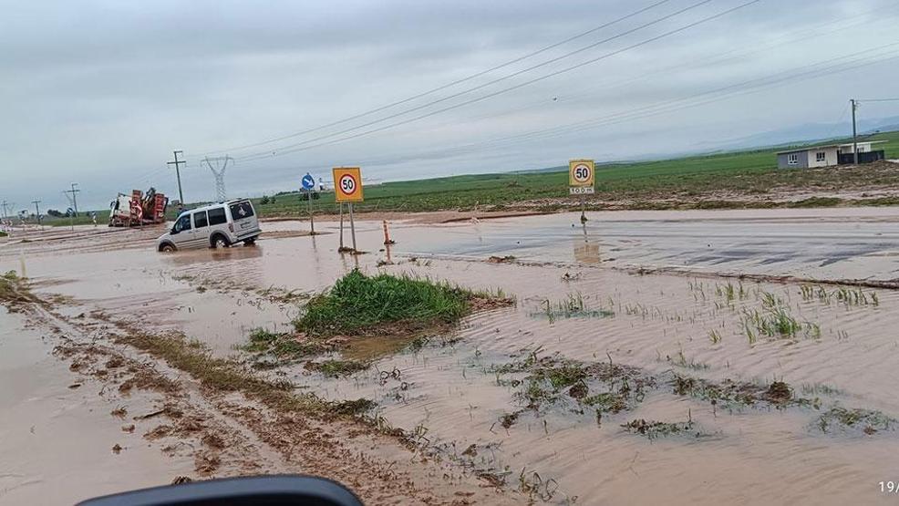 Siirt’te sağanak; Yollar çöktü, su baskınları oldu...