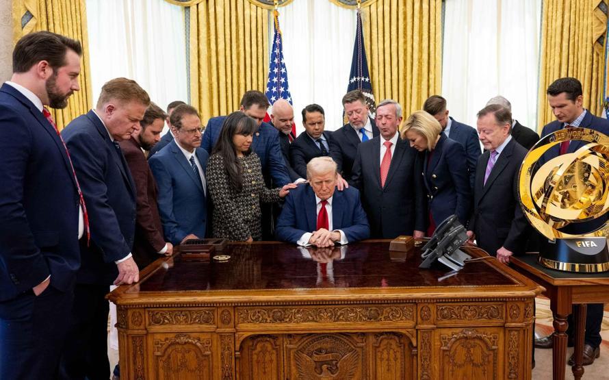 Papa Leoyu hedef almıştı: Trump, Oval Ofis’te İncilden bölümler okuyacak