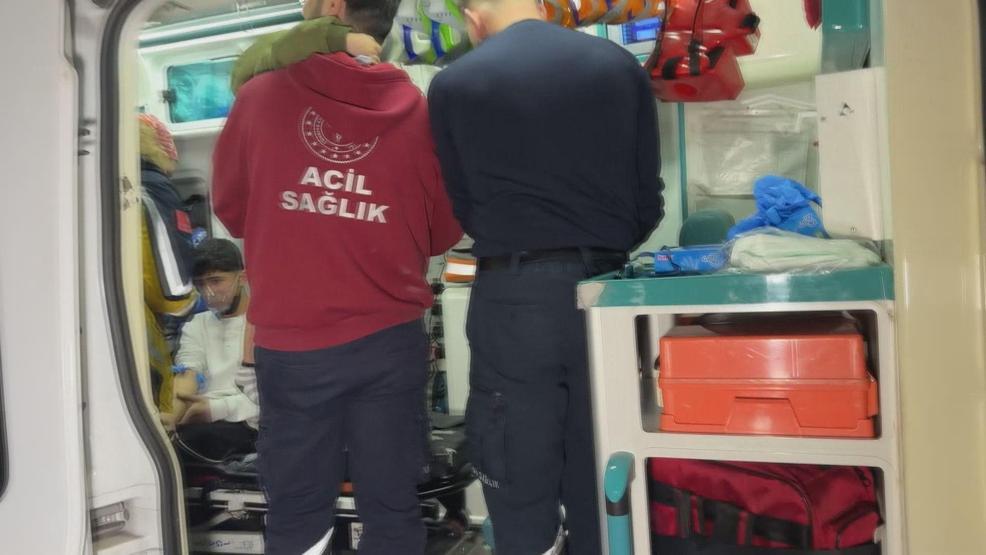 Avcılar’da korku dolu gece Alevler binayı sardı, 20 kişi kurtarıldı
