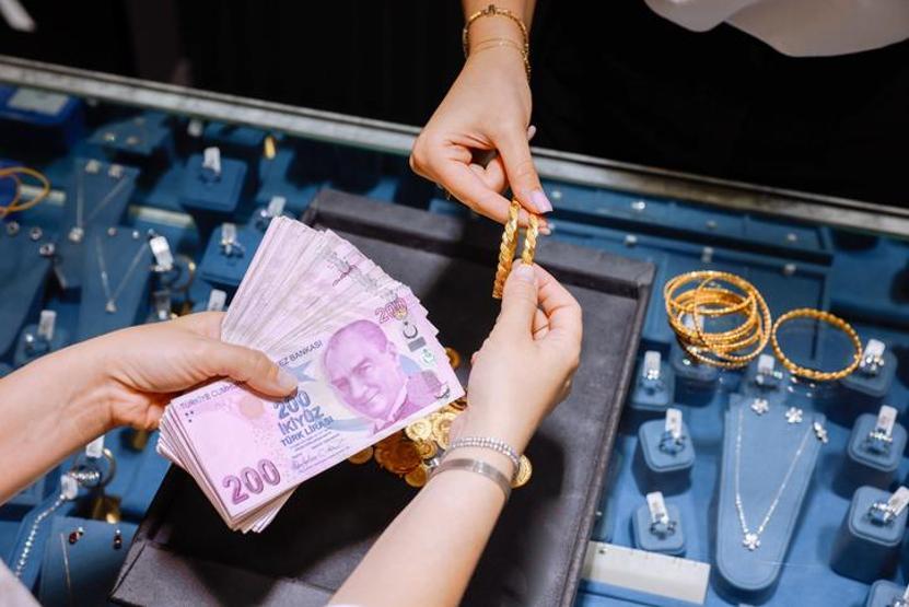 Altın düşer mi, yükselir mi Hürmüz krizi sonrası altın fiyatları için yeni tahminler…