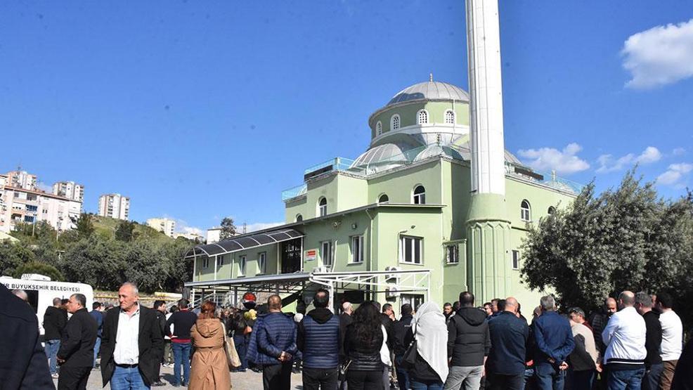 İzmirde yanan arabadan çıkamadı: Doktor Beyza Nurdan acı haber