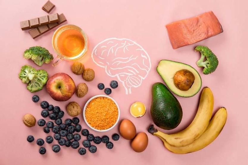 Yanlış Beslenme Beyni Yaşlandırıyor Beyin Sağlığını Genç Tutan Besinler: Omega-3’ten Zerdeçala Uzanan Güçlü Liste