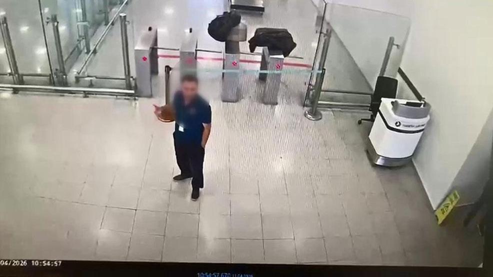 Havalimanında uyuşturucu sevkiyatı kamerada