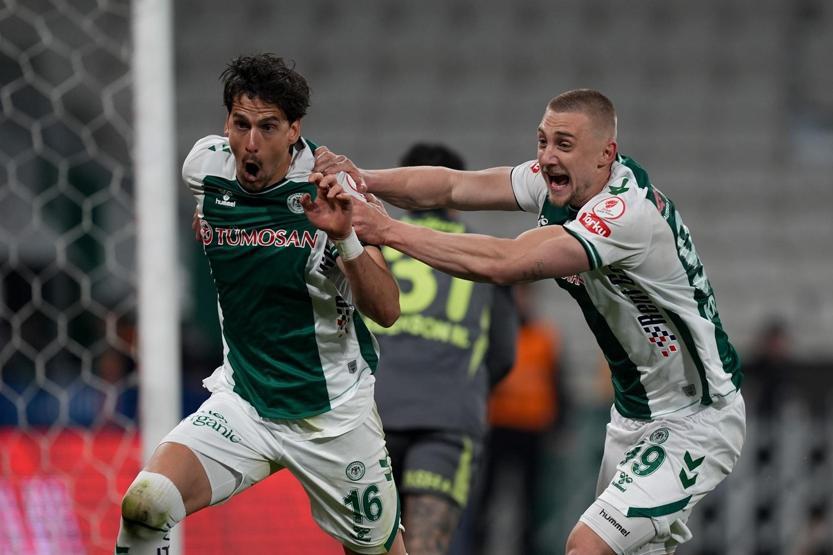 Konyaspor - Fenerbahçe maçındaki penaltı kararı masaya yatırıldı