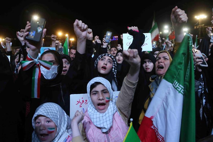 Görüntüler Tahranın kalbinden: ABD ve İsraile karşı füzeli protesto