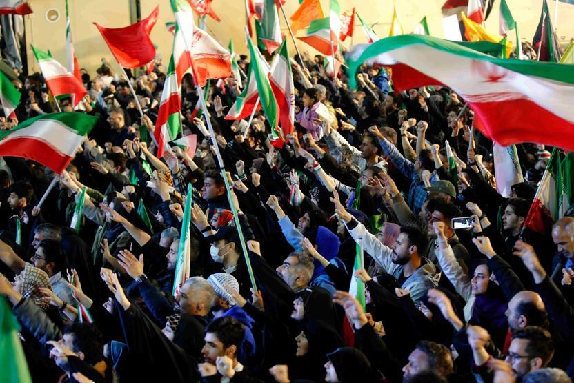 Görüntüler Tahranın kalbinden: ABD ve İsraile karşı füzeli protesto