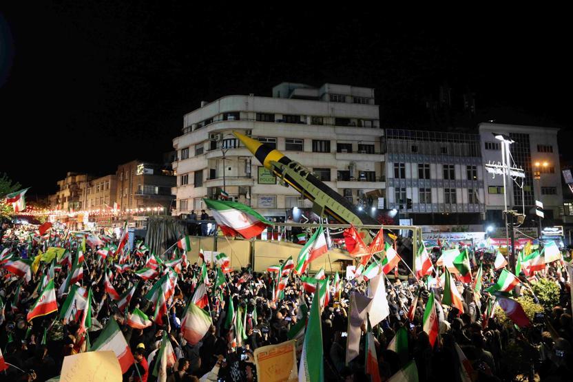 Görüntüler Tahranın kalbinden: ABD ve İsraile karşı füzeli protesto
