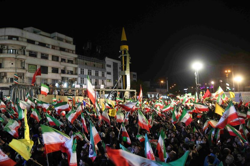 Görüntüler Tahranın kalbinden: ABD ve İsraile karşı füzeli protesto