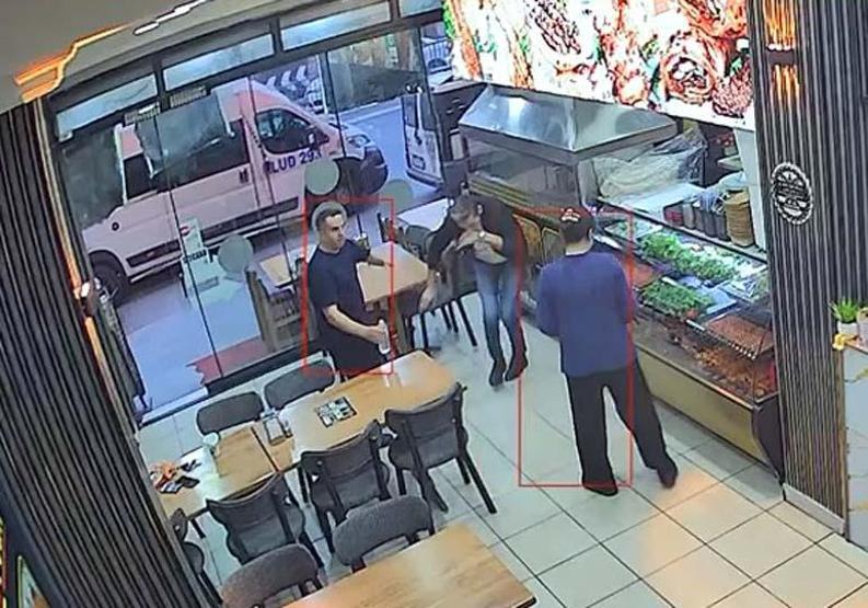 Heimlich manevrası yine hayat kurtardı: Restorandaki panik anları güvenlik kamerasında