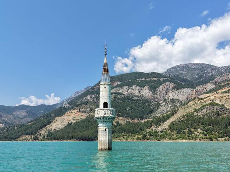 Baraj doldu, eski mahalleden geriye sadece minarenin bir bölümü kaldı